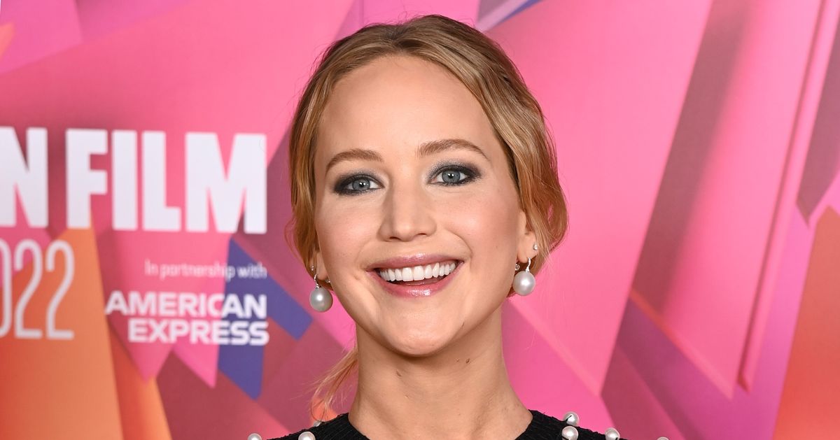 Jennifer Lawrence's Comedy "No Hard Feelings" Receives Mixed Reviews.