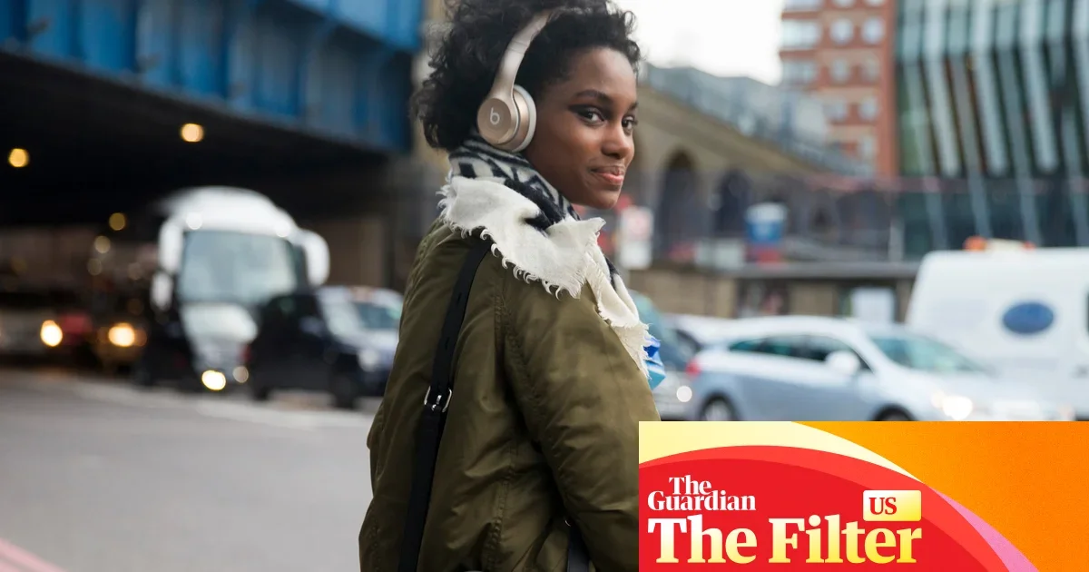 Gen Z’s 2016 Time Capsule: The Gadgets, Glam, and Gear That Shaped a Year