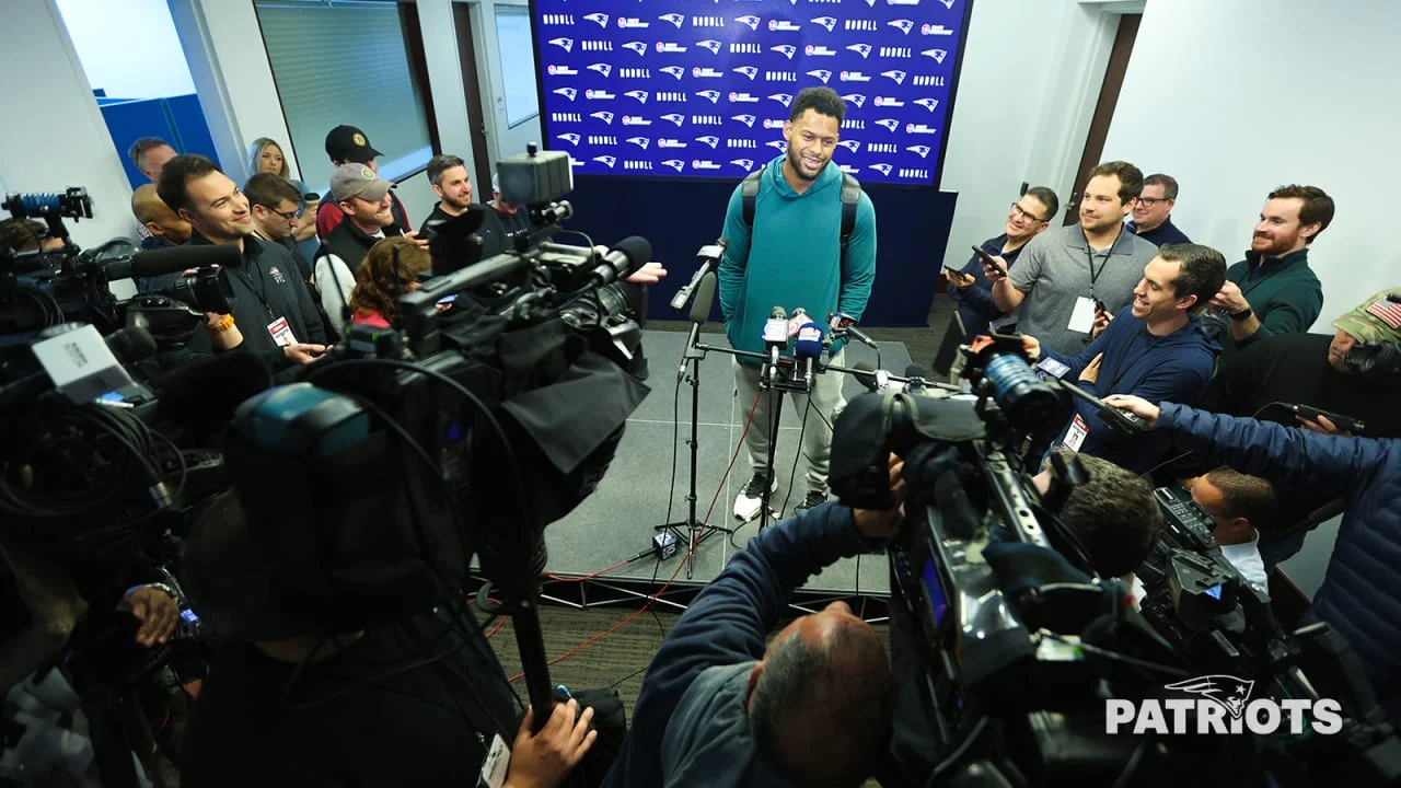 JuJu Smith-Schuster Excited to Join Patriots and Play for Bill Belichick.