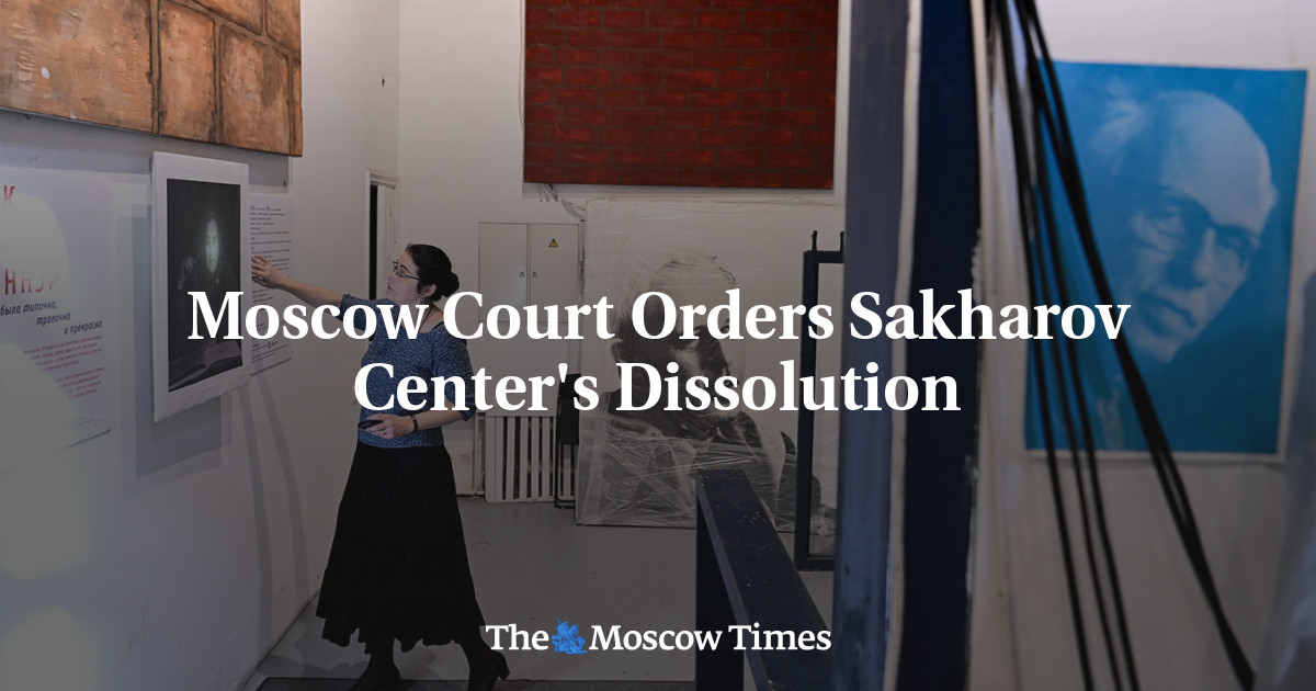 Russian Court Dissolves Sakharov Center, Citing Alleged Violations