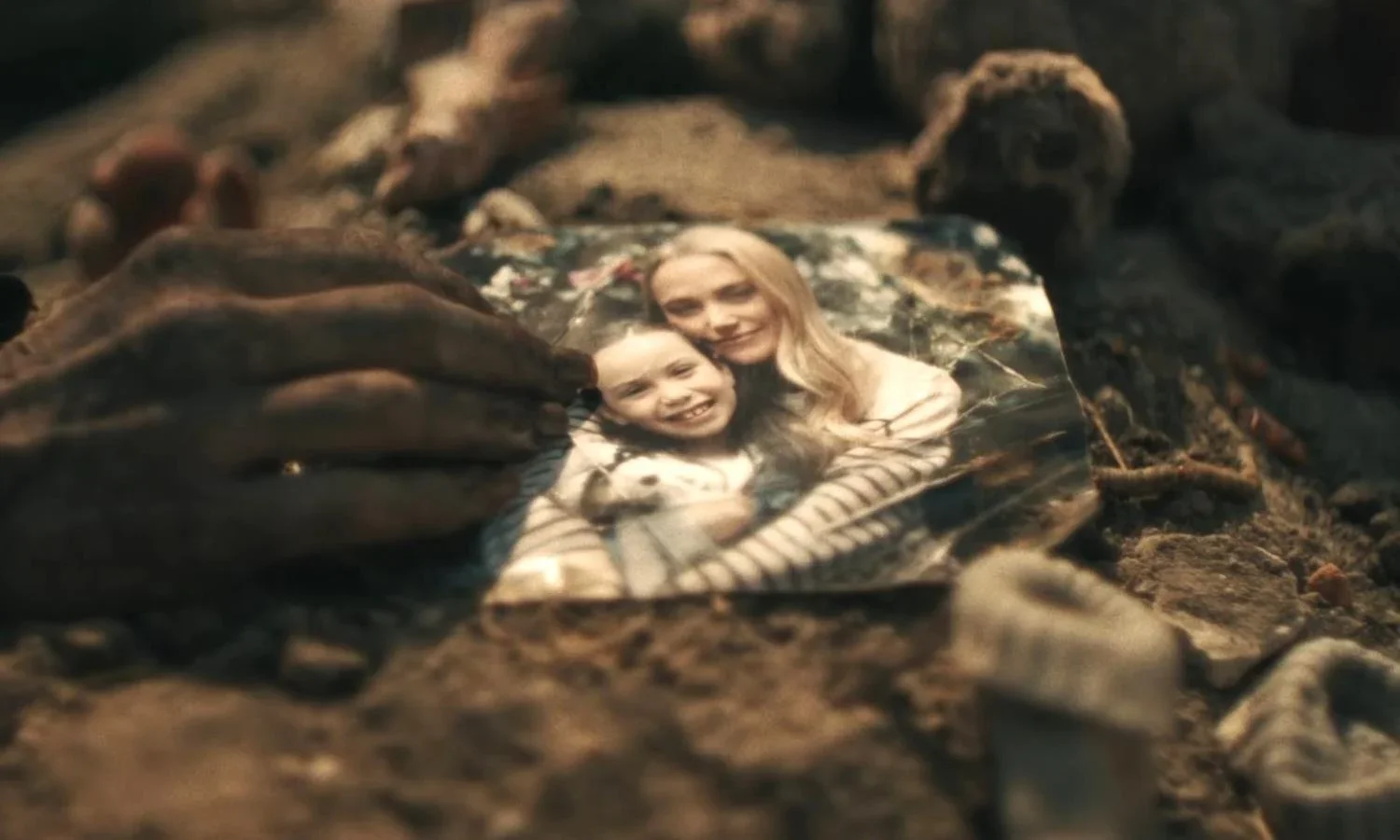 Maika Monroe Leads Haunting Live-Action Teaser for Resident Evil Requiem