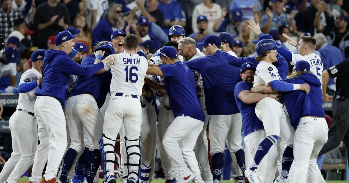 Dodgers advance to NLCS after crucial Phillies error
