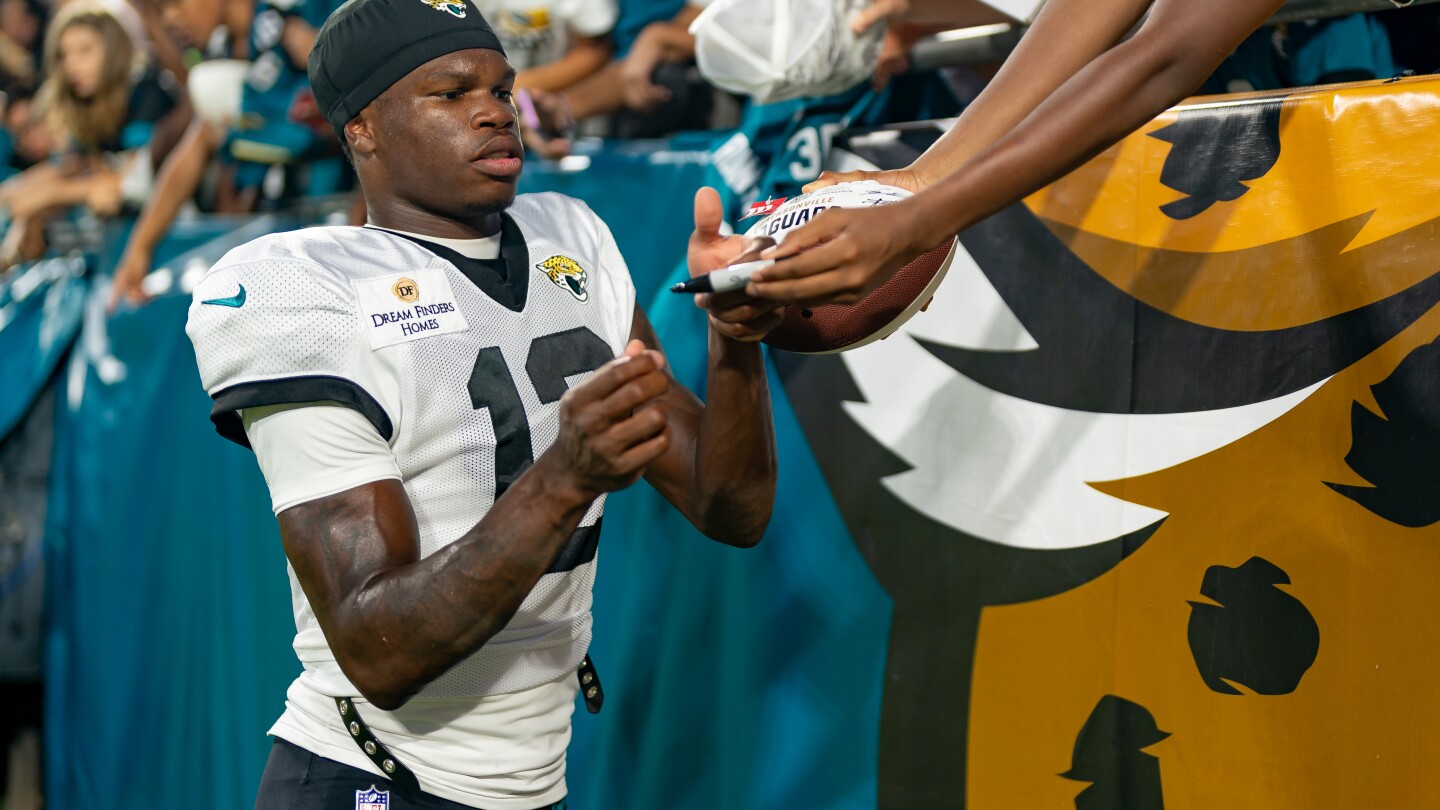 Featured image for Travis Hunter Excels as Dual Threat for Jaguars