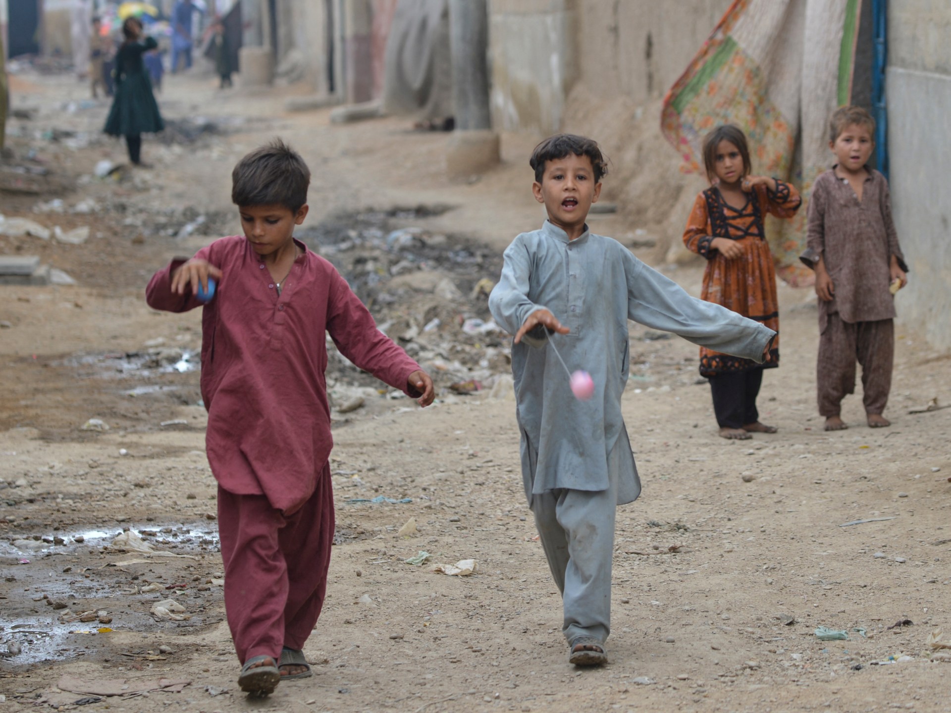 Taliban Condemns Pakistan's Plan to Evict Afghan Refugees