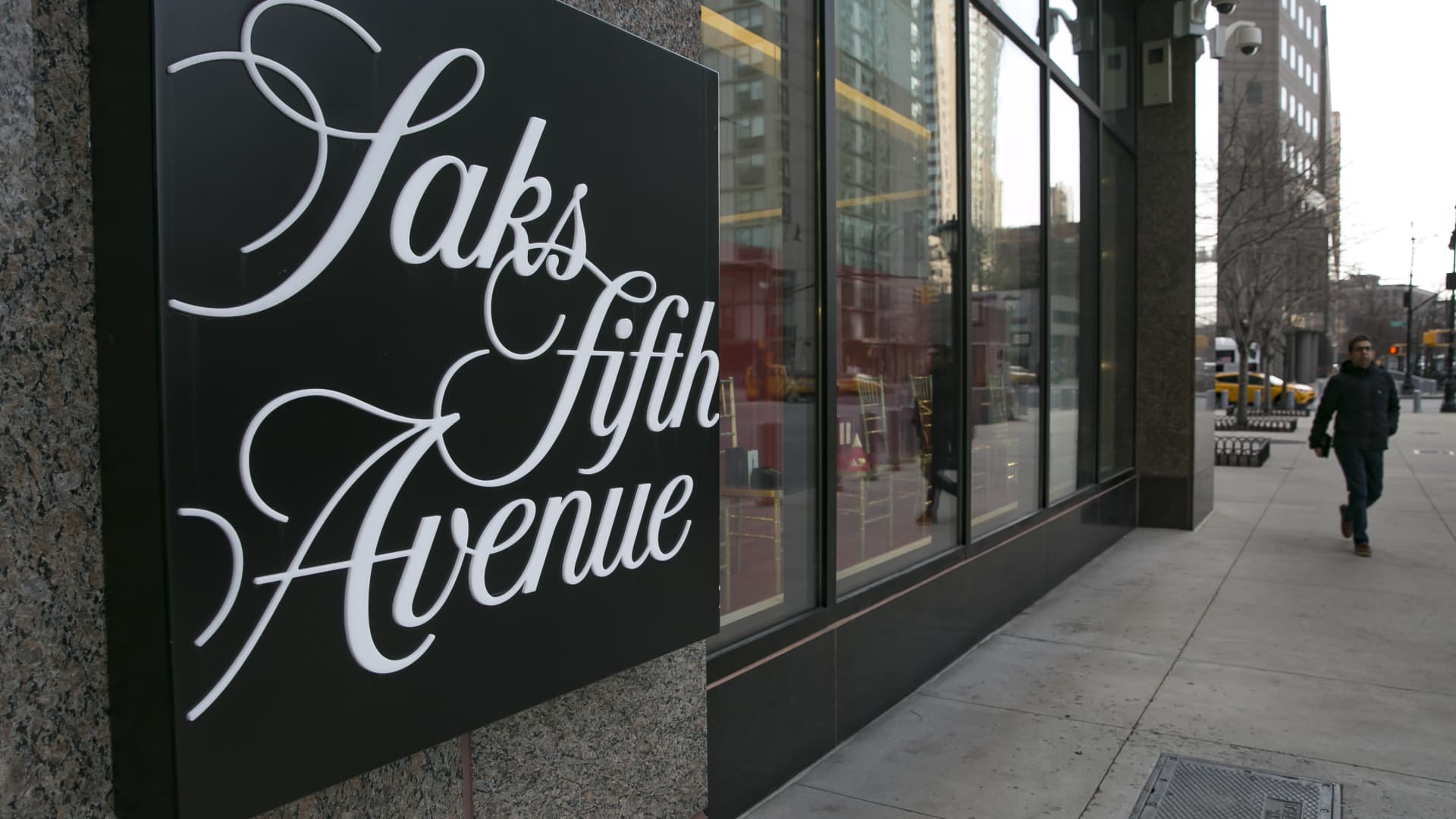 Featured image for Saks Global's Leadership Changes Amid Bankruptcy Rumors