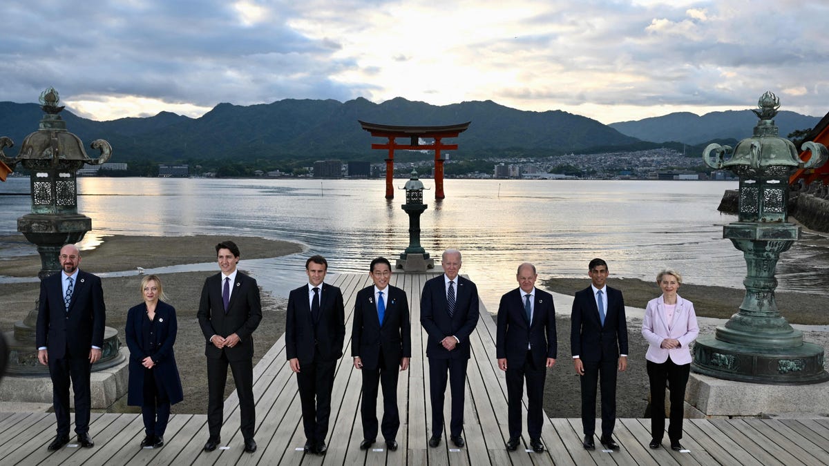 Zelenskyy to Attend G7 Summit in Japan Amid Russia-Ukraine Conflict