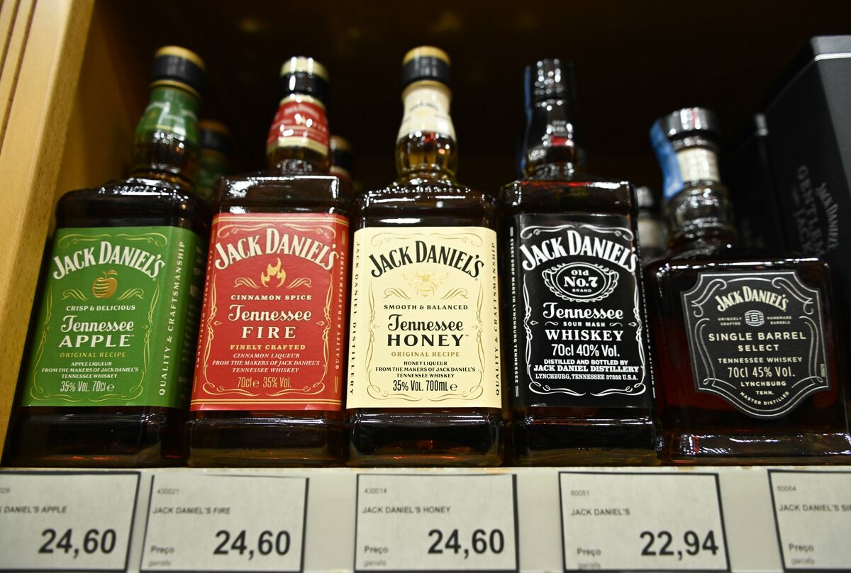 EU Considers Countermeasures Amid US Tariff Threats