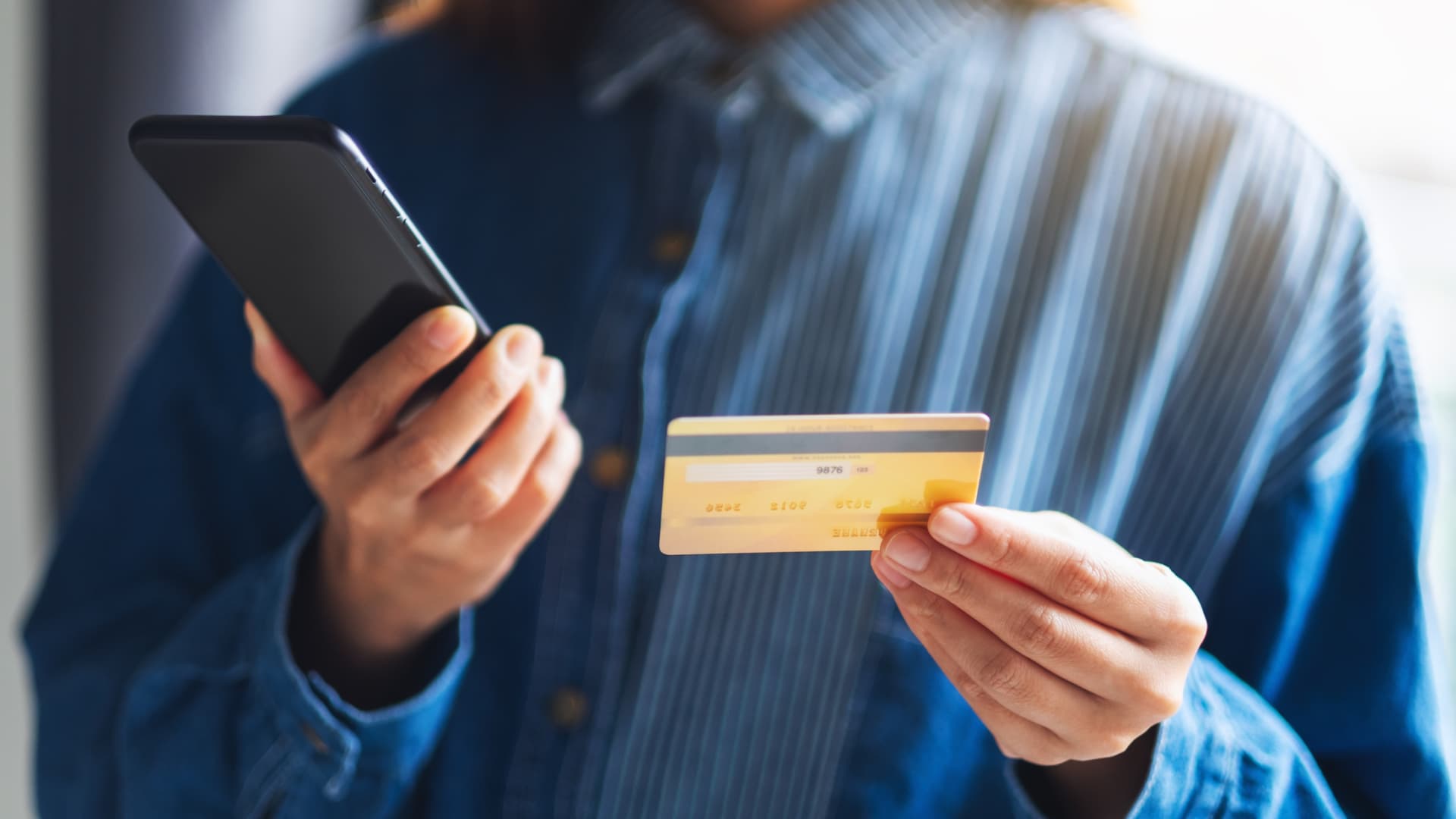 Featured image for "What's the Minimum Credit Score for a Wells Fargo Active Cash Card?"