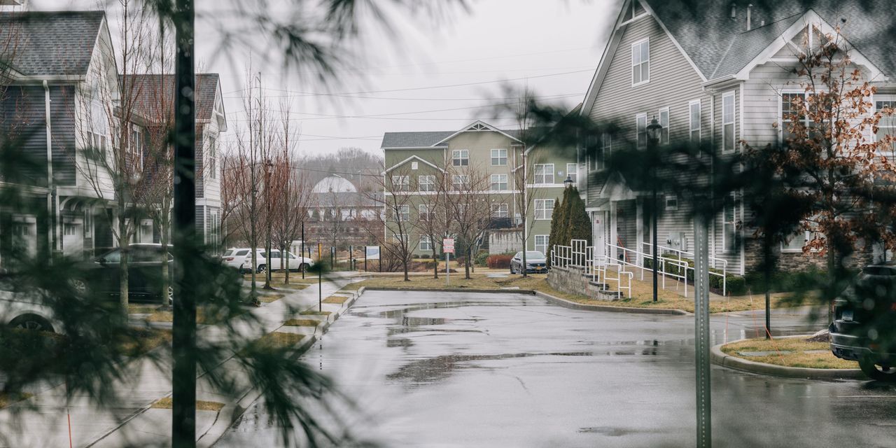 Featured image for NYC Suburban Housing Battle Ignited by Hochul's Plan.