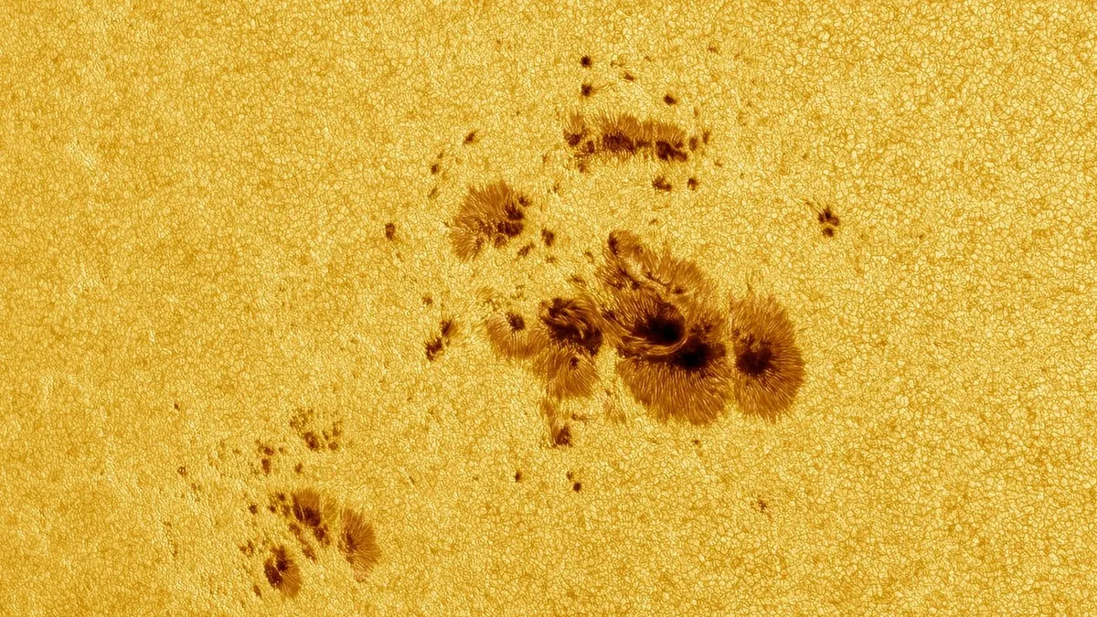 Enormous Martian Sunspot Faces Earth, Visible from Mars