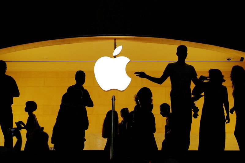 Apple Stock Soars as Morgan Stanley Highlights AI Leadership