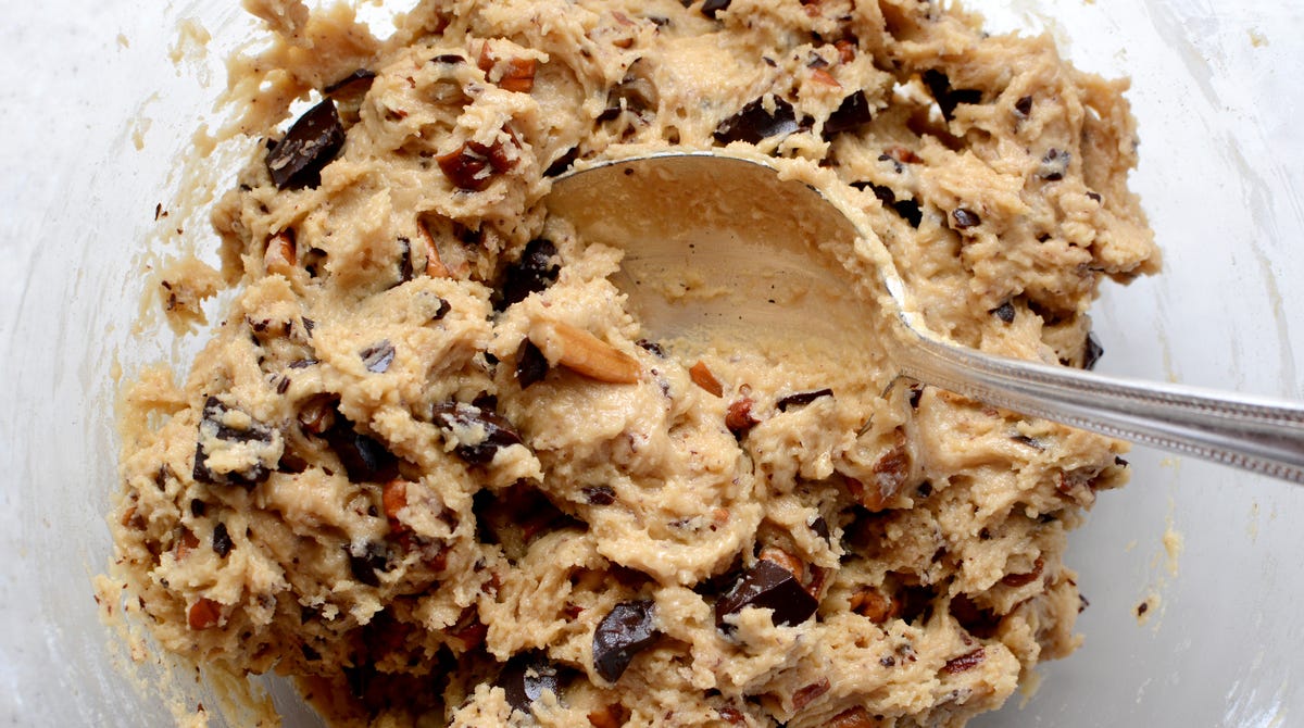 CDC links salmonella outbreak to raw flour consumption.