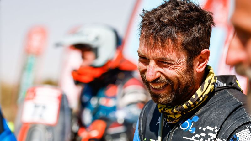 Featured image for Tragic Death of Spanish Motorbike Rider Carles Falcón in Dakar Rally Crash