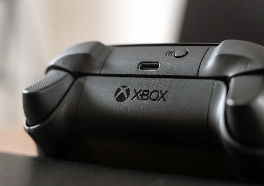 Microsoft delays Xbox handheld to focus on Windows 11 performance