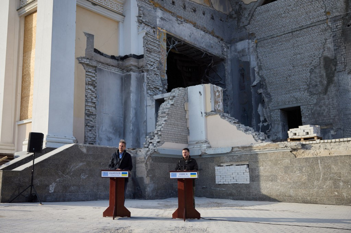 Russian Missile Strikes Near Zelensky During Odesa Visit