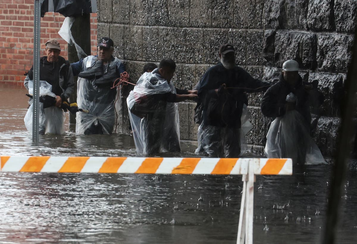 "New York City in Crisis: Battling Historic Flooding and Emergency State Declaration"