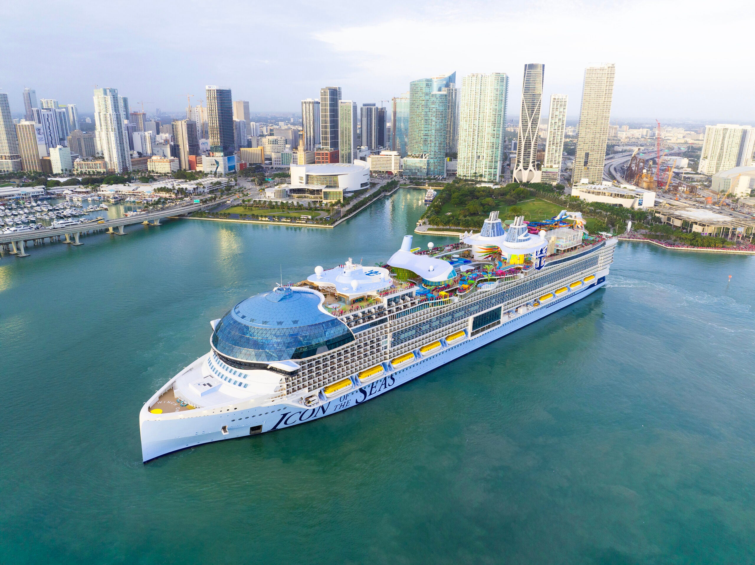 "Icon of the Seas: World's Largest Cruise Ship Makes Grand Arrival in Florida"