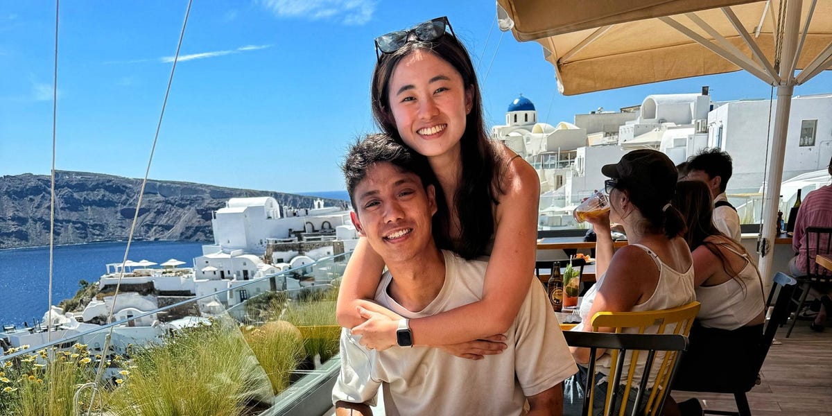 Featured image for "Honeymoon Turns Nightmare: Couple Endures Turbulence on SQ321"