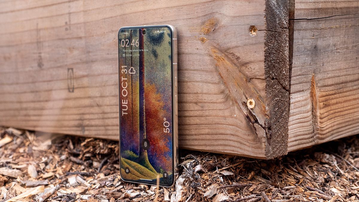 Featured image for "Google Pixel Phones to Introduce Adaptive Screen Sensitivity Based on Environmental Conditions"