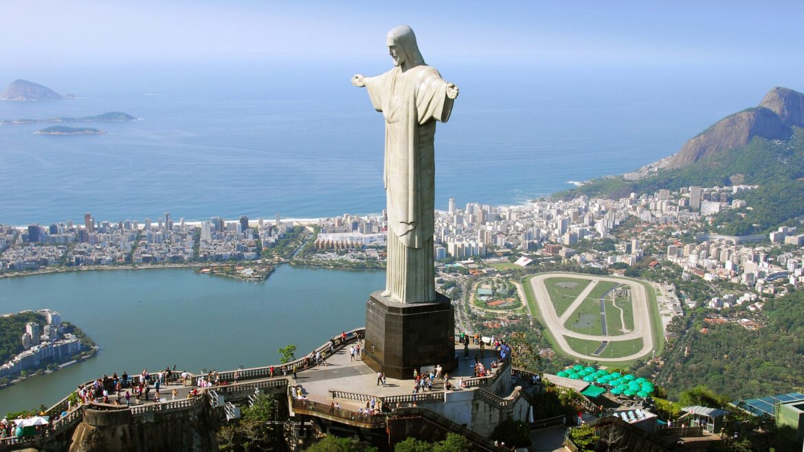"Brazil Sizzles in Record-Breaking Heatwave, Health Warnings Issued"