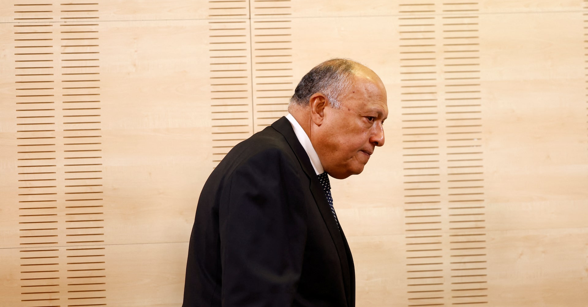 "Egypt Demands Israeli Withdrawal for Rafah Crossing Reopening"