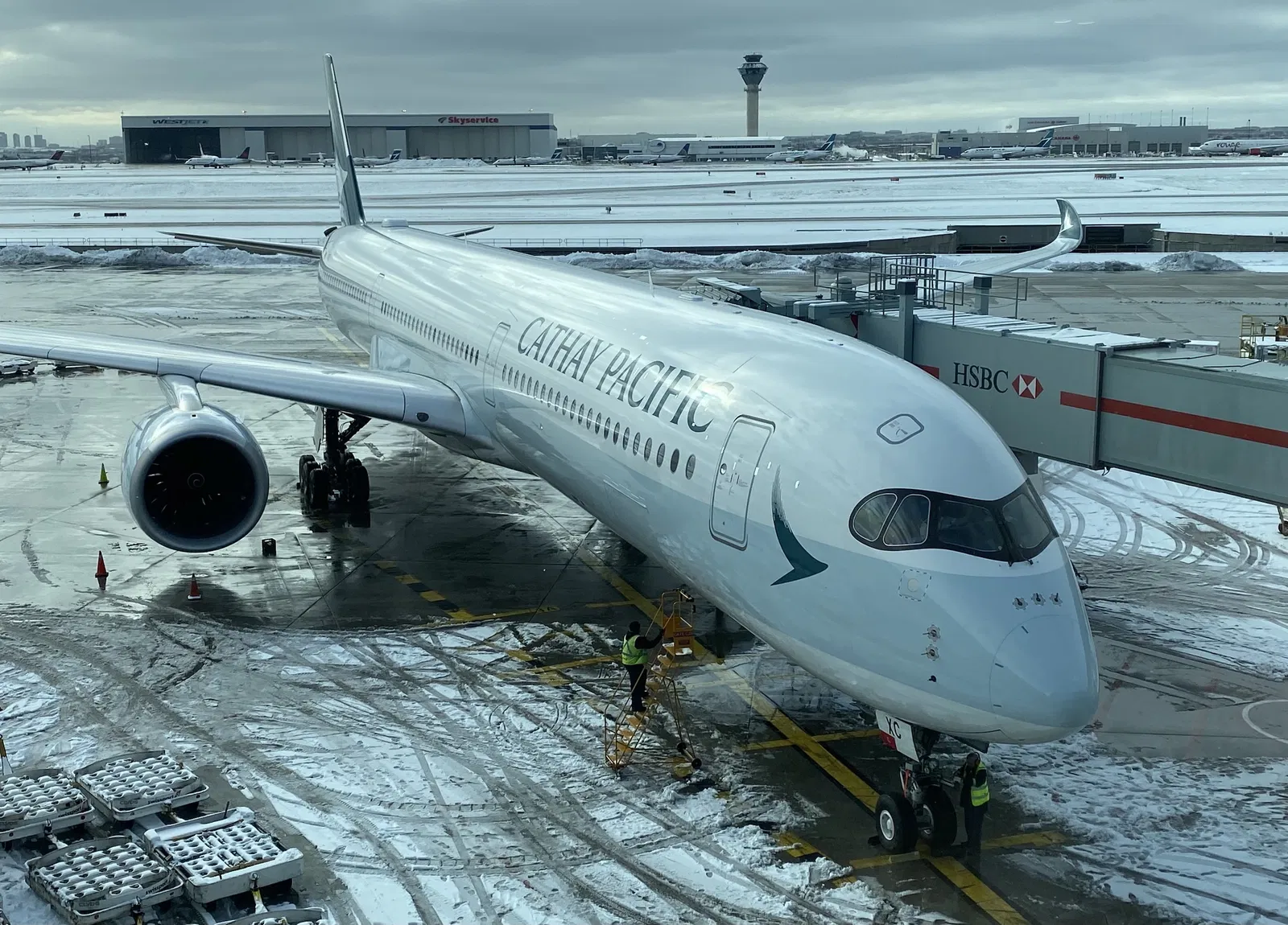 Featured image for Cathay Pacific Resumes Seattle Flights, Boosting Trans-Pacific Travel
