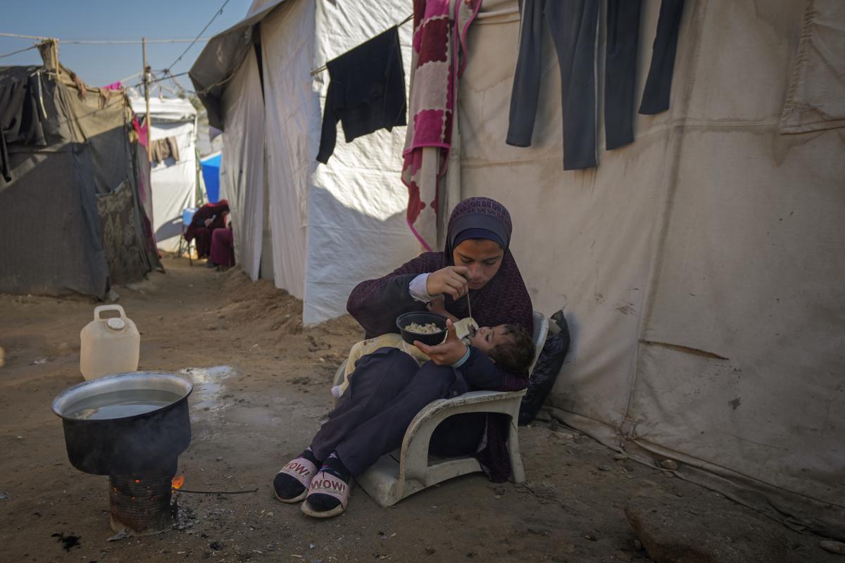 UN Suspends Gaza Aid Amidst Looting, Cites Israeli Crisis