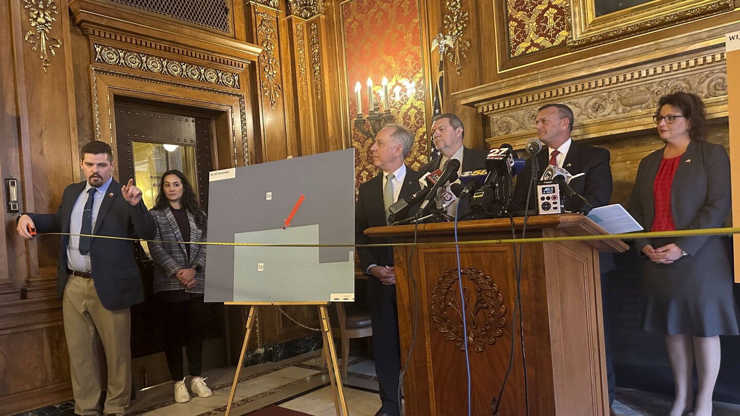 "Wisconsin Republicans Push Redistricting Plan Despite Democratic Opposition"