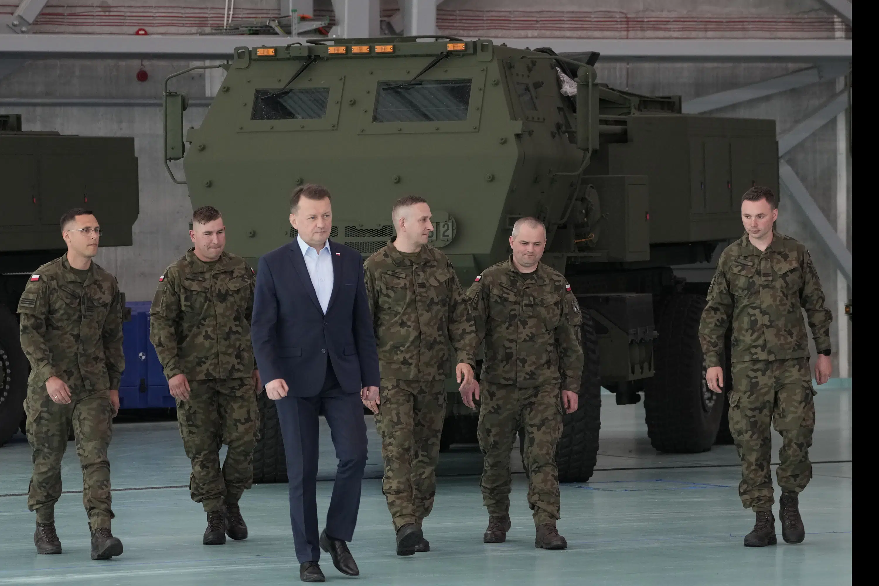 U.S. delivers HIMARS launchers to Poland amidst Ukraine war worries.