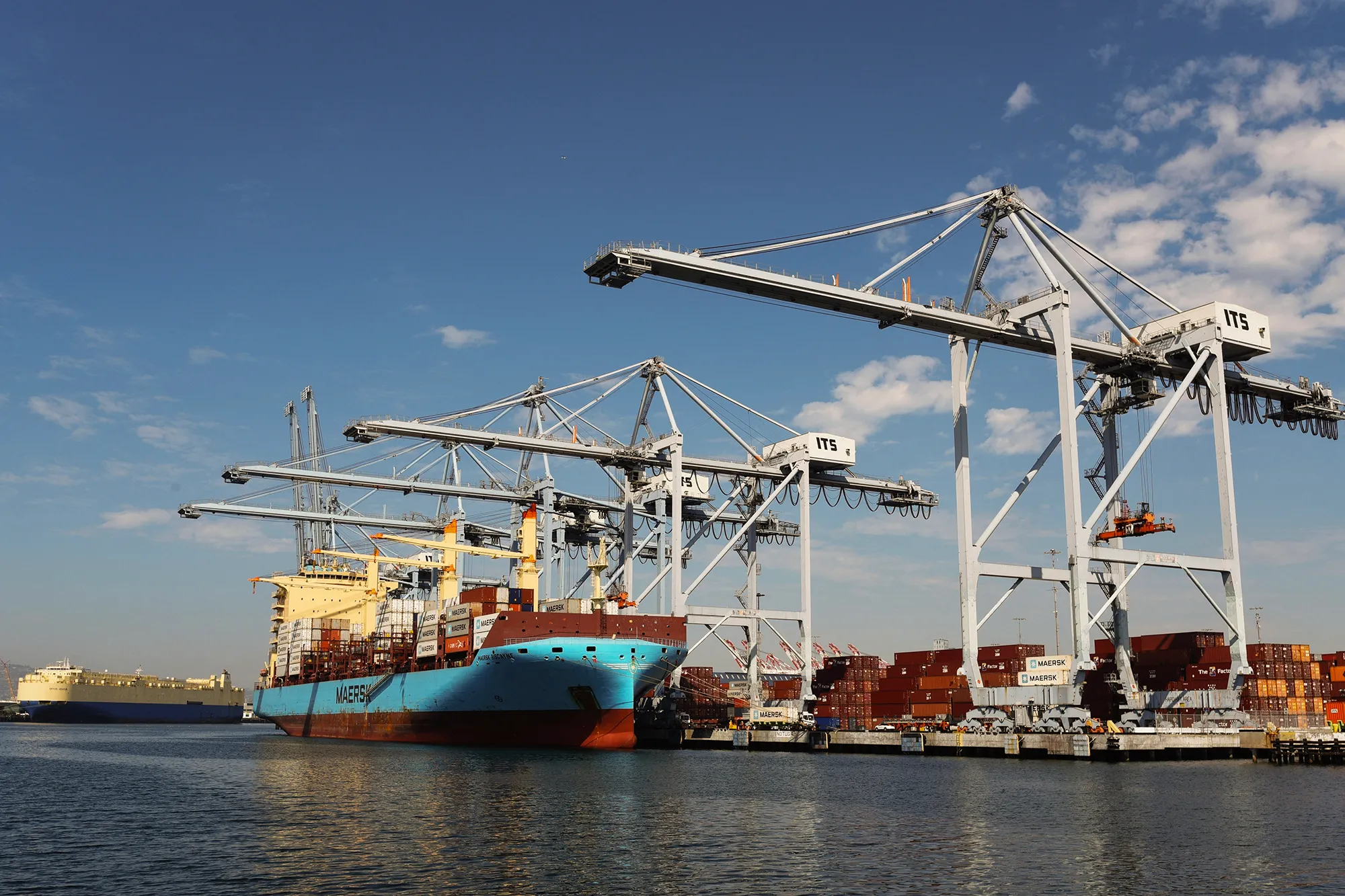 Trump's Tariff Plans Spark Economic Concerns and Corporate Scramble