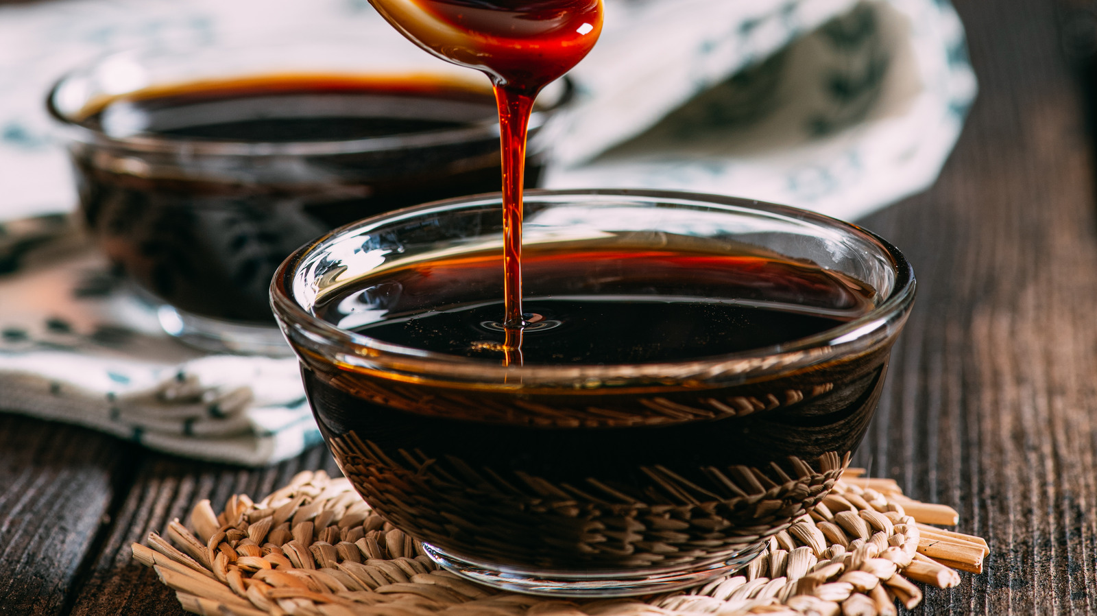 Featured image for "Quick and Simple Homemade Molasses Substitute: Just 2 Ingredients!"