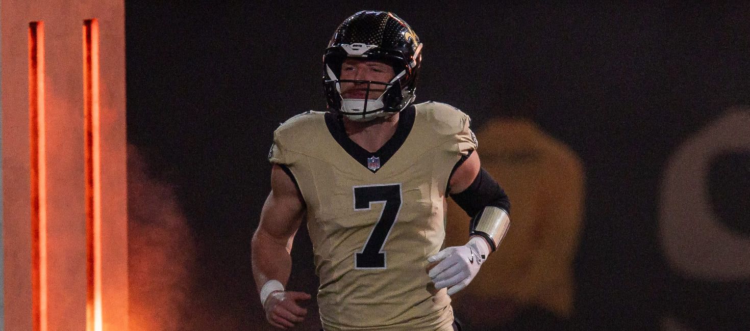 Featured image for Week 17 Fantasy Football Start/Sit Tips and Rankings