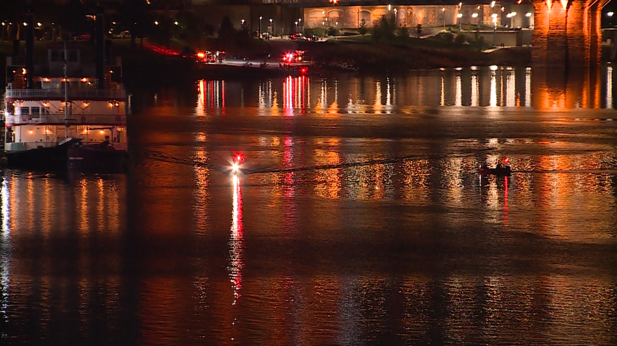 Brazen Suspect Escapes Robbery by Jumping into Ohio River