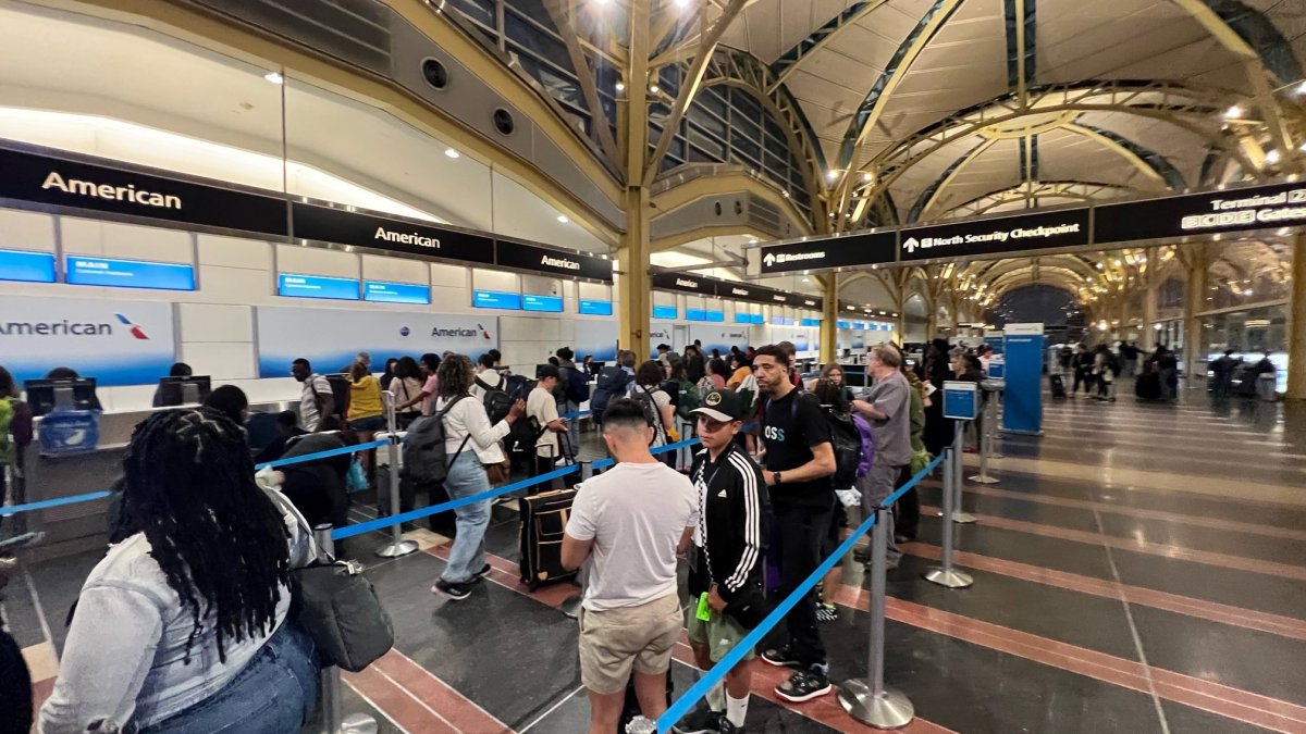 Featured image for FAA Ground Stop Causes Chaos at DC-Area Airports.