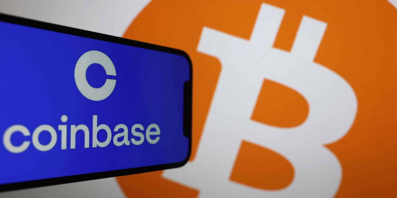 "JPMorgan Warns of 35% Potential Drop in Coinbase Stock Due to Bitcoin ETF 'Mirage'"