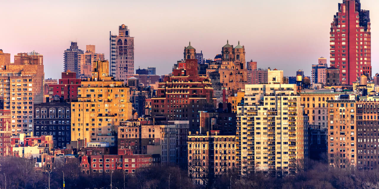 Featured image for "Struggling Americans: New York Fed Reports Bill Payment Challenges"