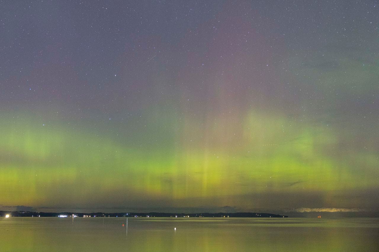 Featured image for Unveiling the Secrets of Forecasting and Capturing the Spectacular Northern Lights