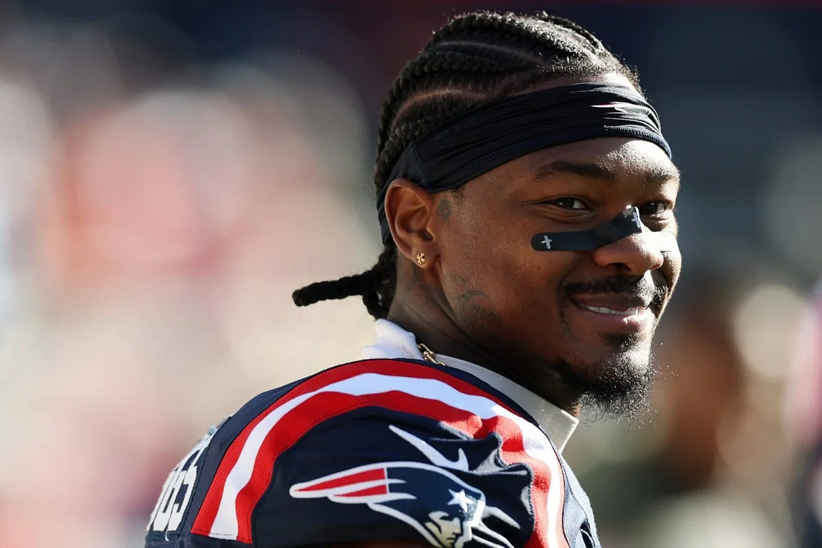 Patriots cut Stefon Diggs to trim cap, fueling WR-market chatter
