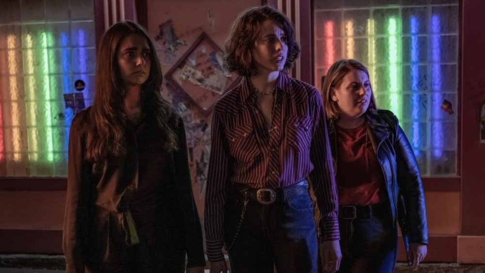 Featured image for "Margaret Qualley Shines in Ethan Coen's Queer Crime Joyride: A Drive-Away Dolls Review"