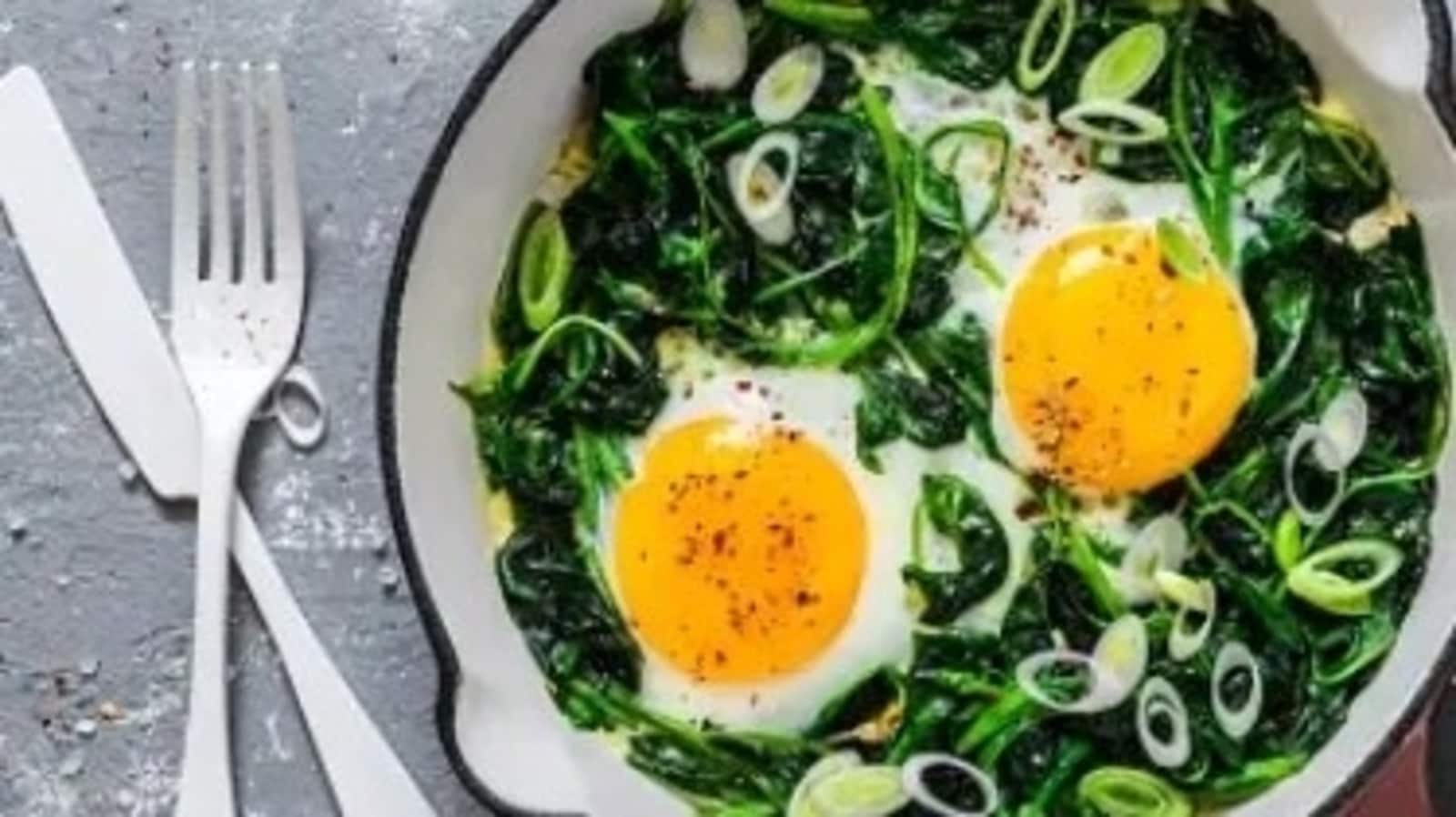 "Quick and Easy Garlic Shakshuka Recipe for TV Dinners"