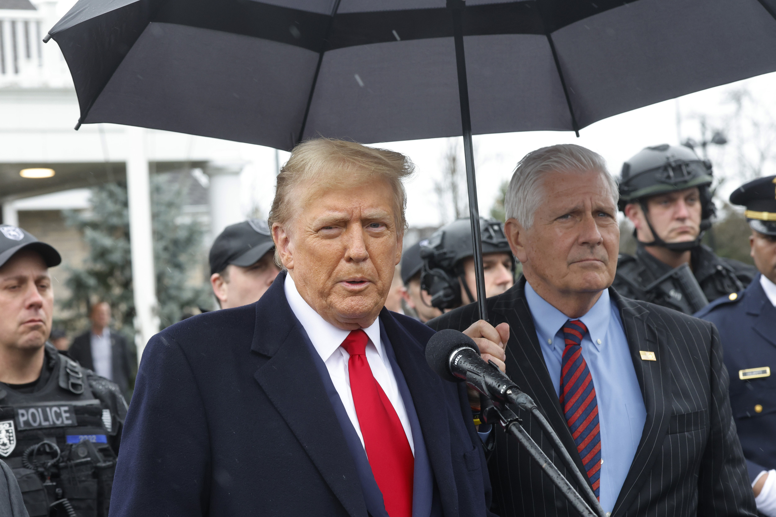 "Manhattan Judge Faces Trump's Demands in Hush Money Case"