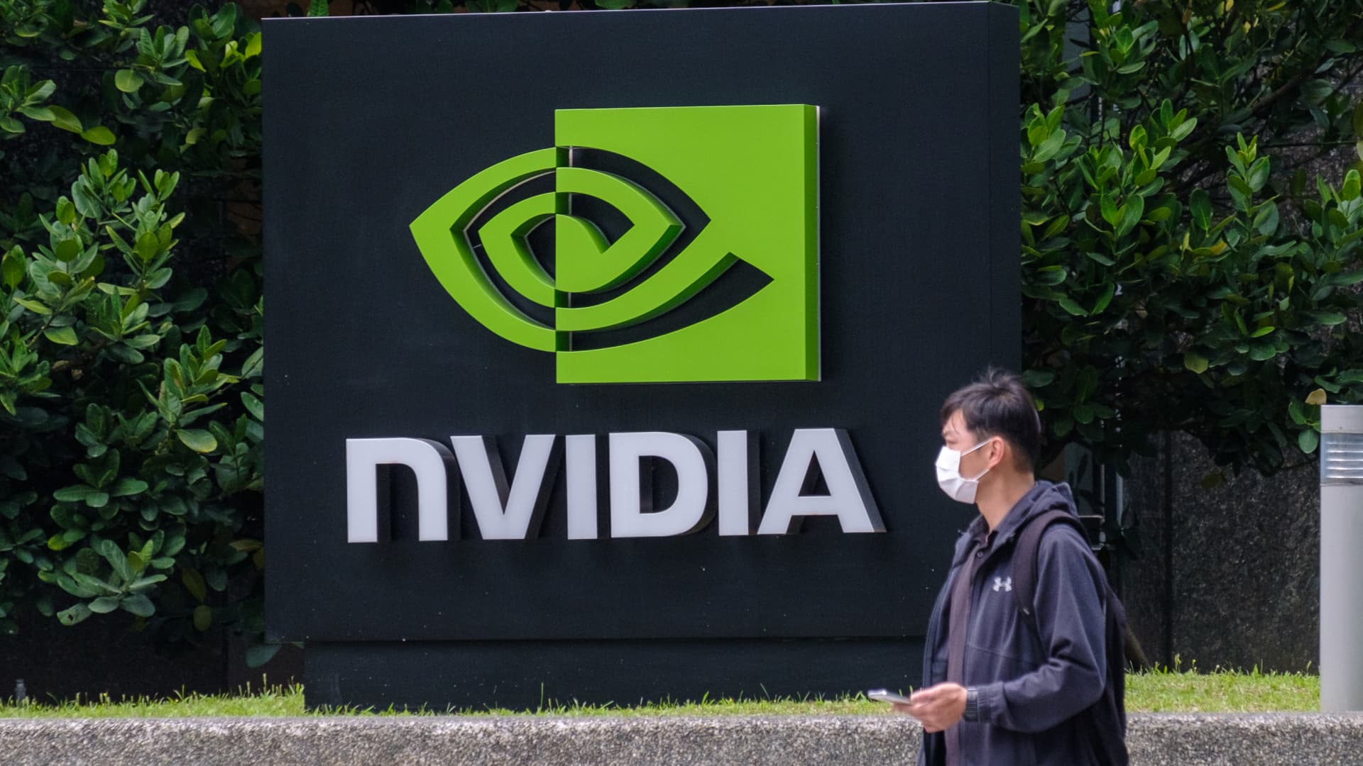 "Nvidia's Warning: Imminent Chip Curbs Threaten U.S. Chipmakers' China Competitiveness"