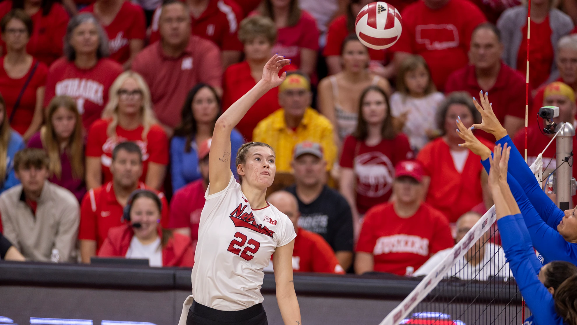 Featured image for Nebraska Dominates Michigan in Weekend Volleyball Sweep