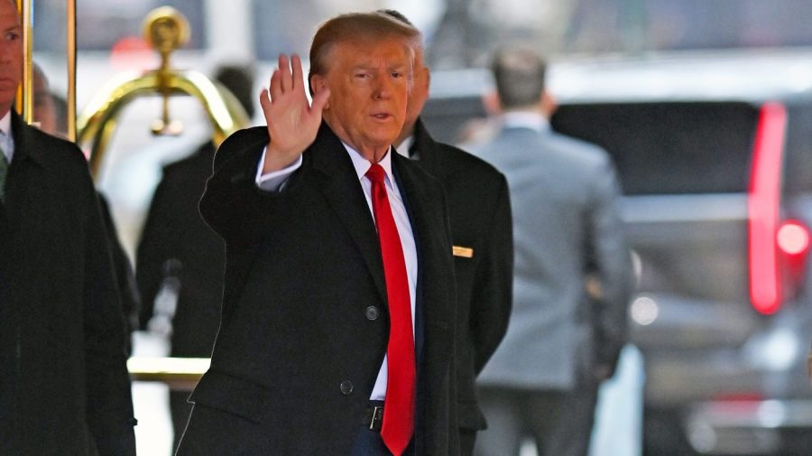 Featured image for "Trump's Fury: Verdict Looms in New York Civil Fraud Trial"