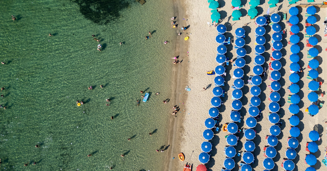 Italy's Beaches Face Privatization and Decline in Summer Vacationers