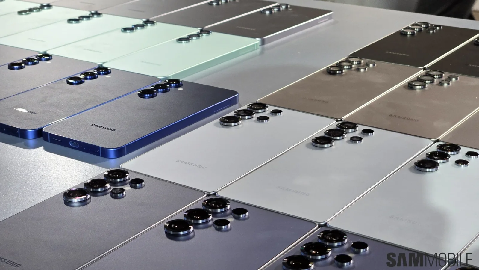 Samsung unveils 25W Qi2 Magnetic Wireless Charger for Galaxy S26 Ultra