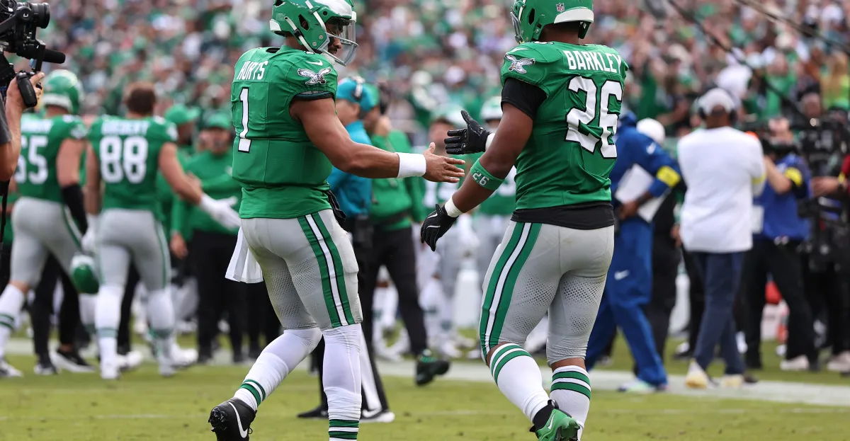 Eagles Dominate Giants as Barkley Excels Despite Injury Concerns