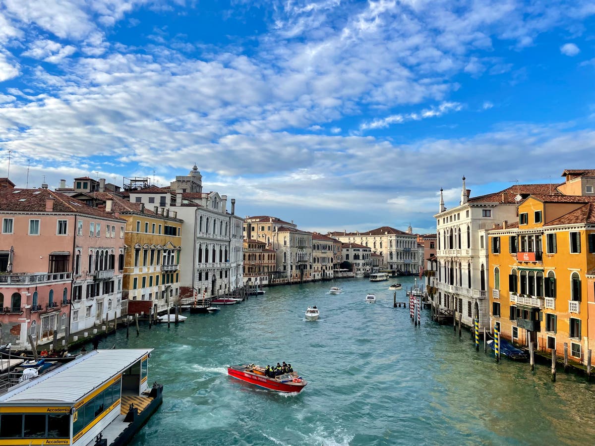 Featured image for "Venice Implements Tourist Limits and Loudspeaker Ban to Preserve City"