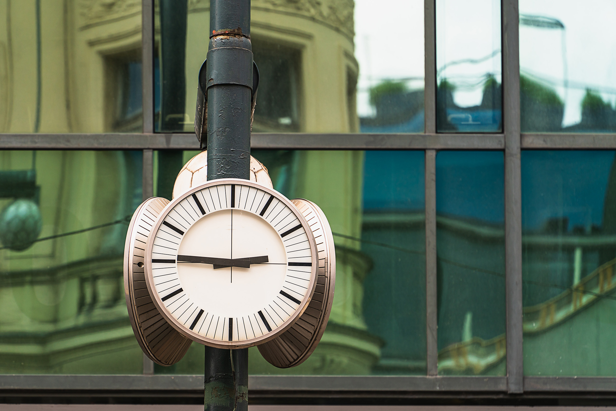 Astrophysicist Claims Breakthrough in Time Travel Equation