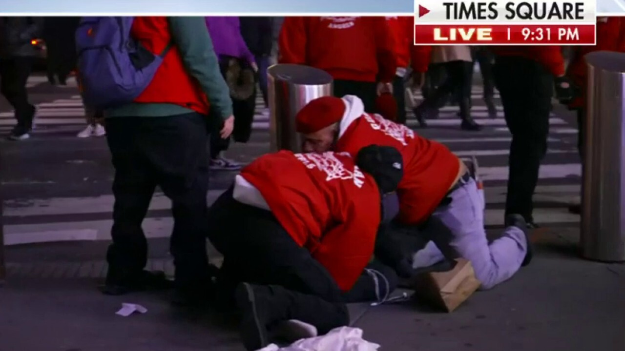 Featured image for "Guardian Angels' Live Takedown of Suspect in Times Square During 'Hannity' Interview"